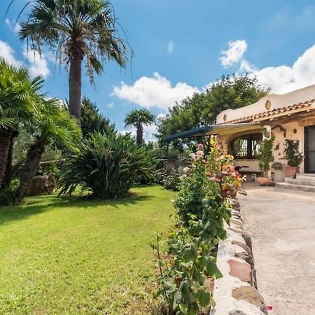 Villa Con Immenso Giardino أروسييْ المظهر الخارجي الصورة