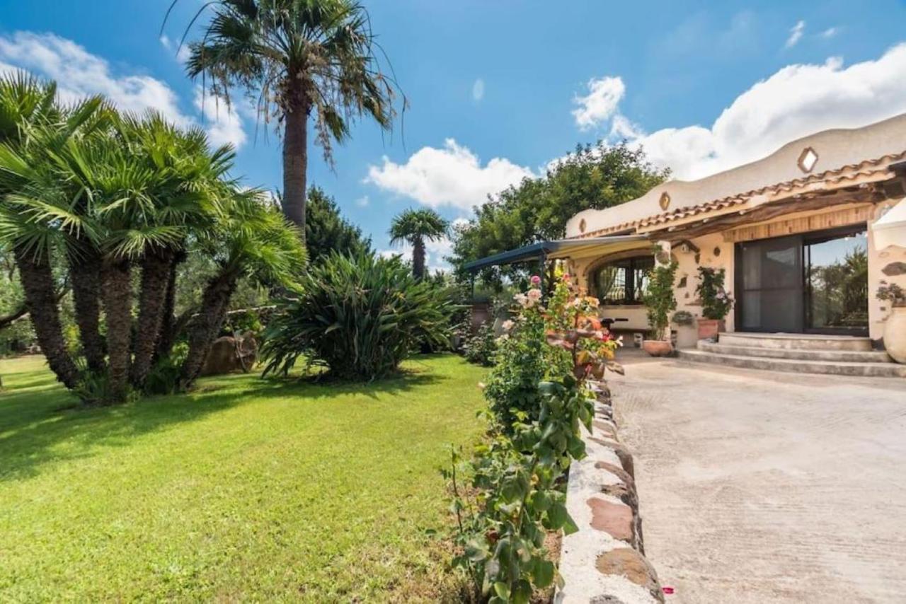 Villa Con Immenso Giardino أروسييْ المظهر الخارجي الصورة