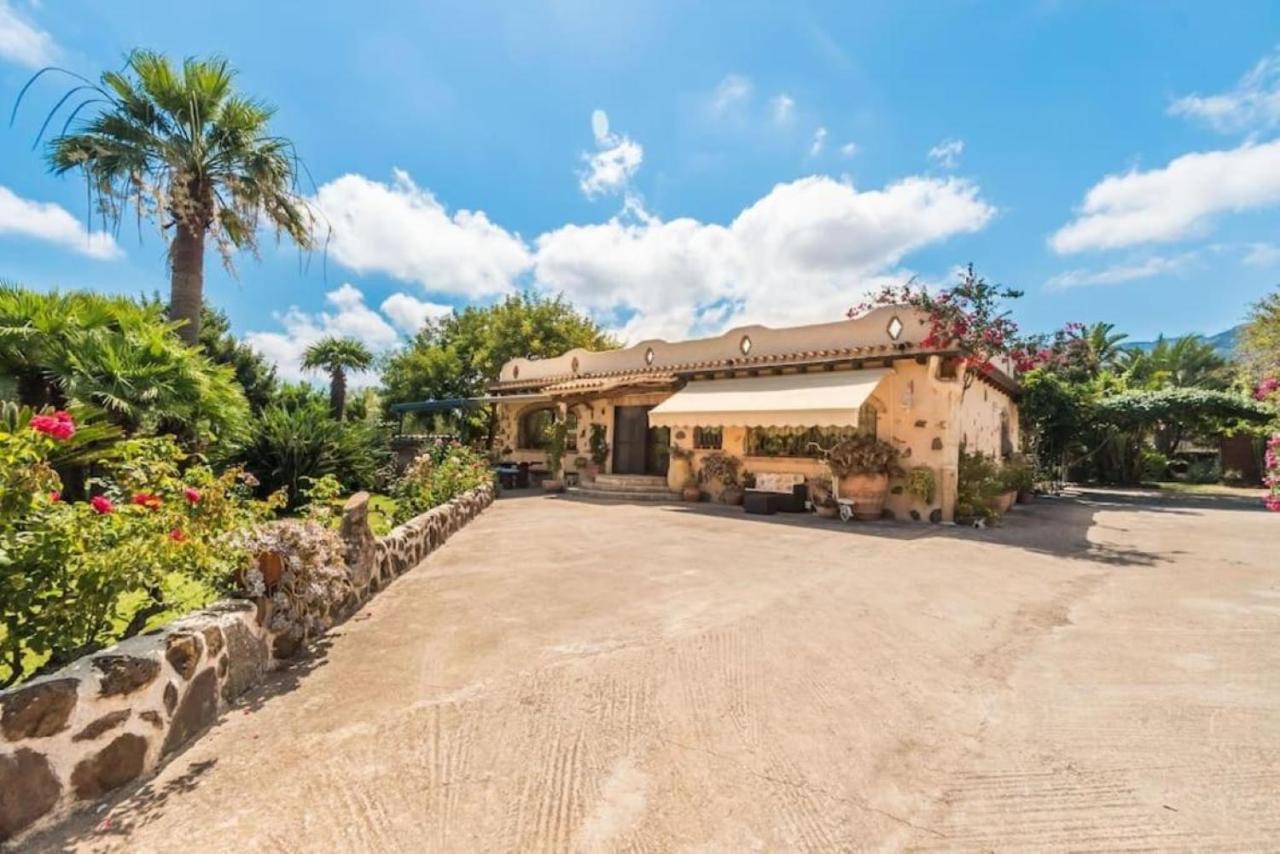 Villa Con Immenso Giardino أروسييْ المظهر الخارجي الصورة