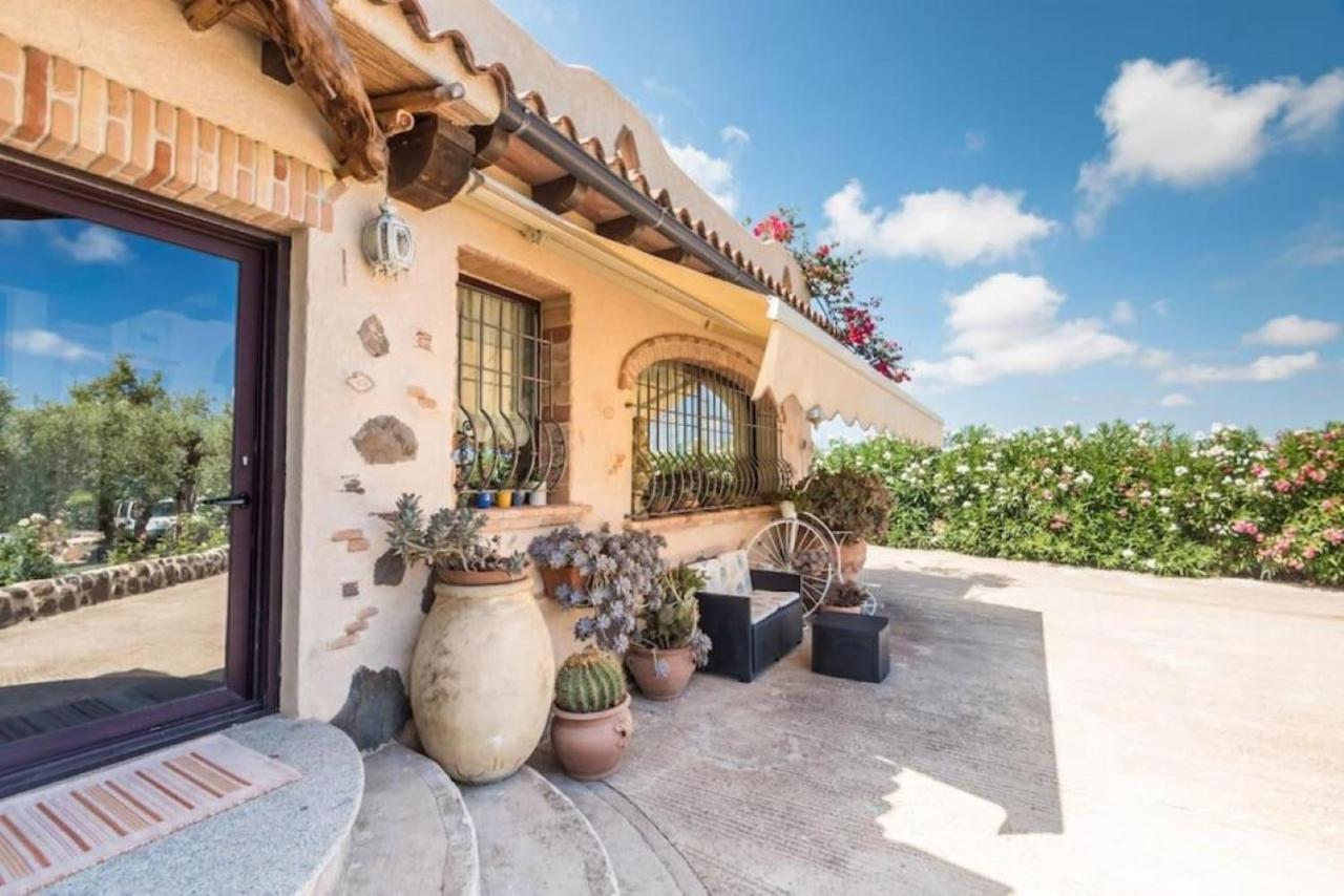 Villa Con Immenso Giardino أروسييْ المظهر الخارجي الصورة
