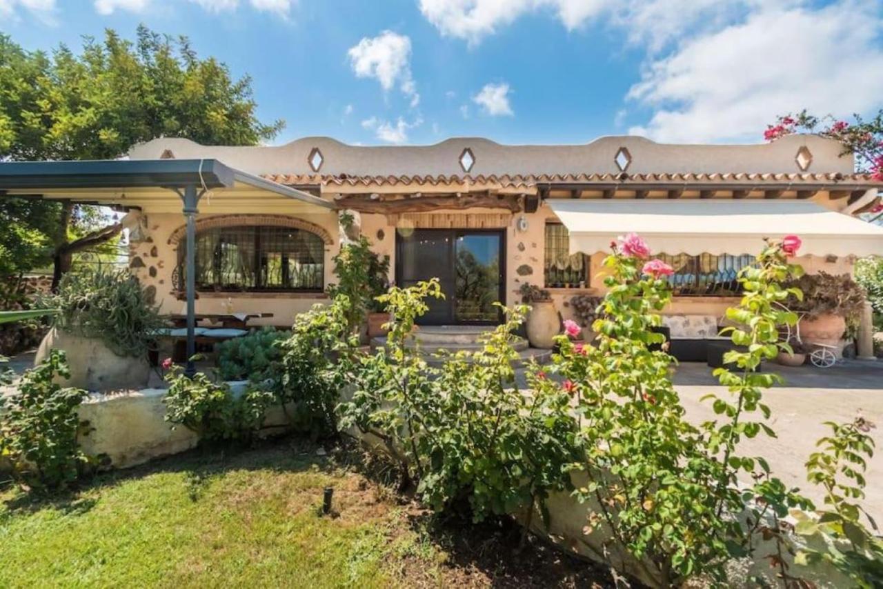 Villa Con Immenso Giardino أروسييْ المظهر الخارجي الصورة