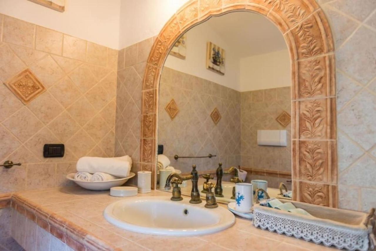 Villa Con Immenso Giardino أروسييْ المظهر الخارجي الصورة