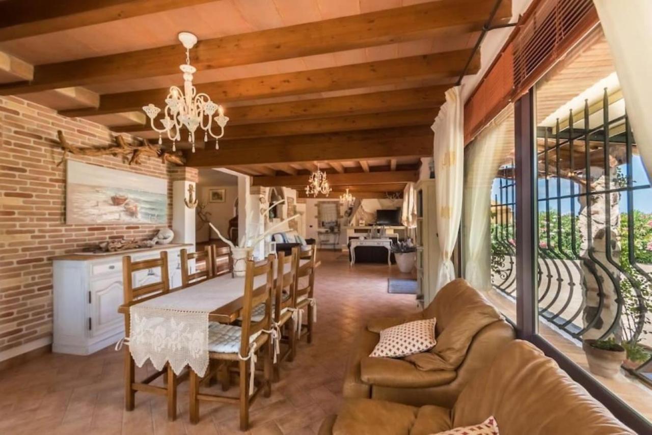 Villa Con Immenso Giardino أروسييْ المظهر الخارجي الصورة