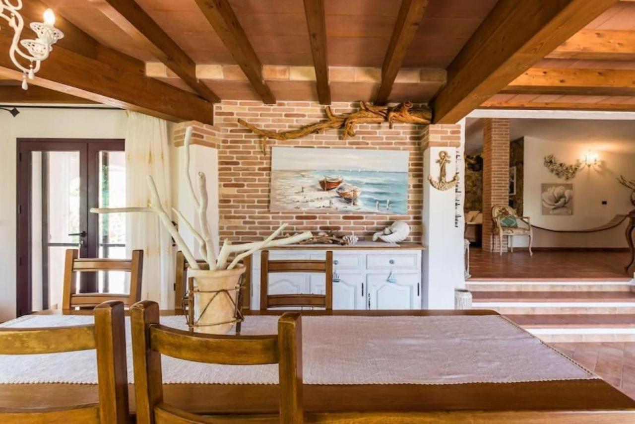 Villa Con Immenso Giardino أروسييْ المظهر الخارجي الصورة