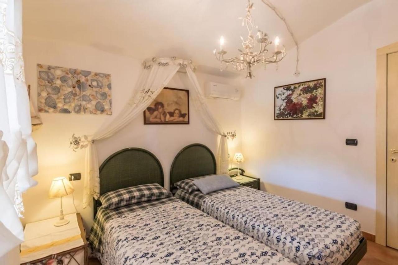 Villa Con Immenso Giardino أروسييْ المظهر الخارجي الصورة